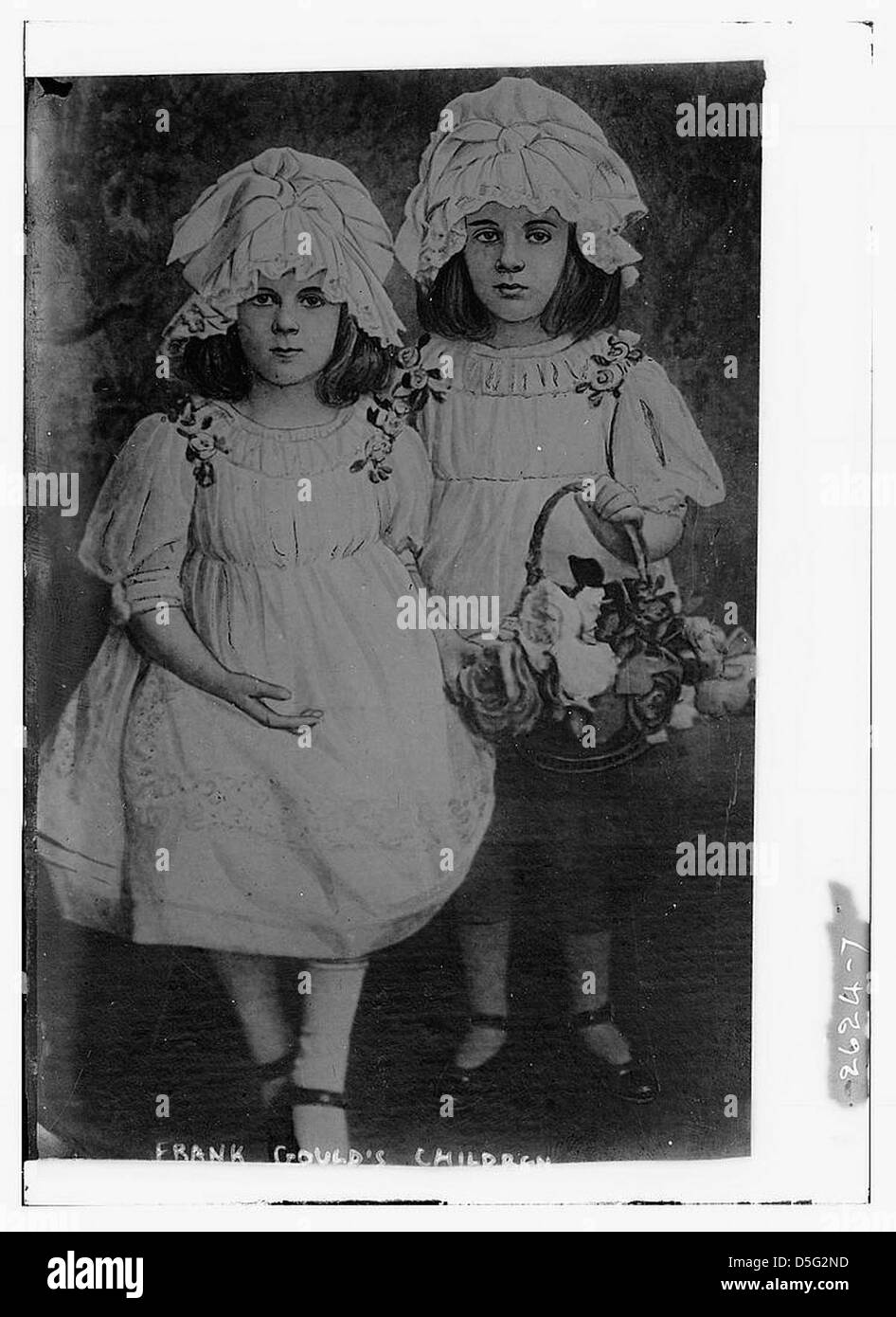 Ein historisches Foto der Kinder von Frank Gould, einem amerikanischen Geschäftsmann. Das Bild zeigt Dorothy Gould, Frank Jay Gould und Helen Gould, die einen Einblick in das Leben der Familie Gould zu Beginn des 20. Jahrhunderts geben. Stockfoto