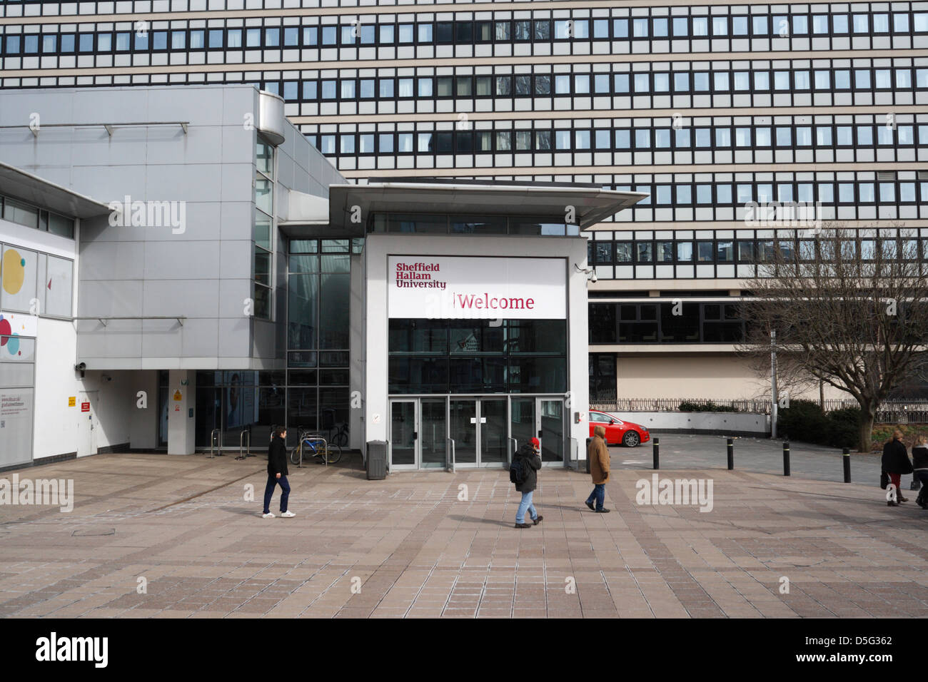 Das Hauptgebäude der Sheffield Hallam University England, von Arundel Gate aus gesehen Stockfoto