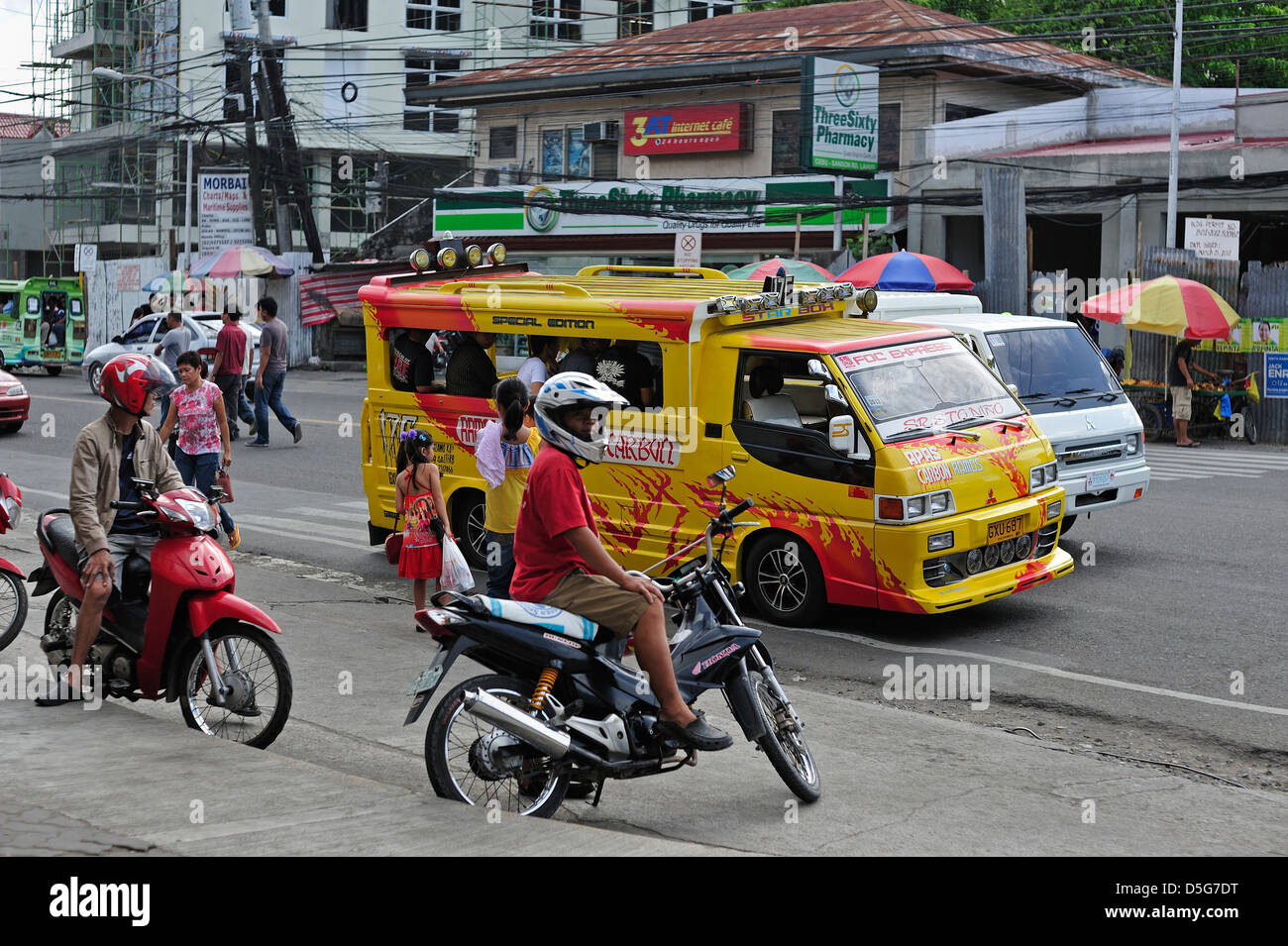 Jeepney an JY Ecke Lahug Cebu City, Philippinen Stockfoto