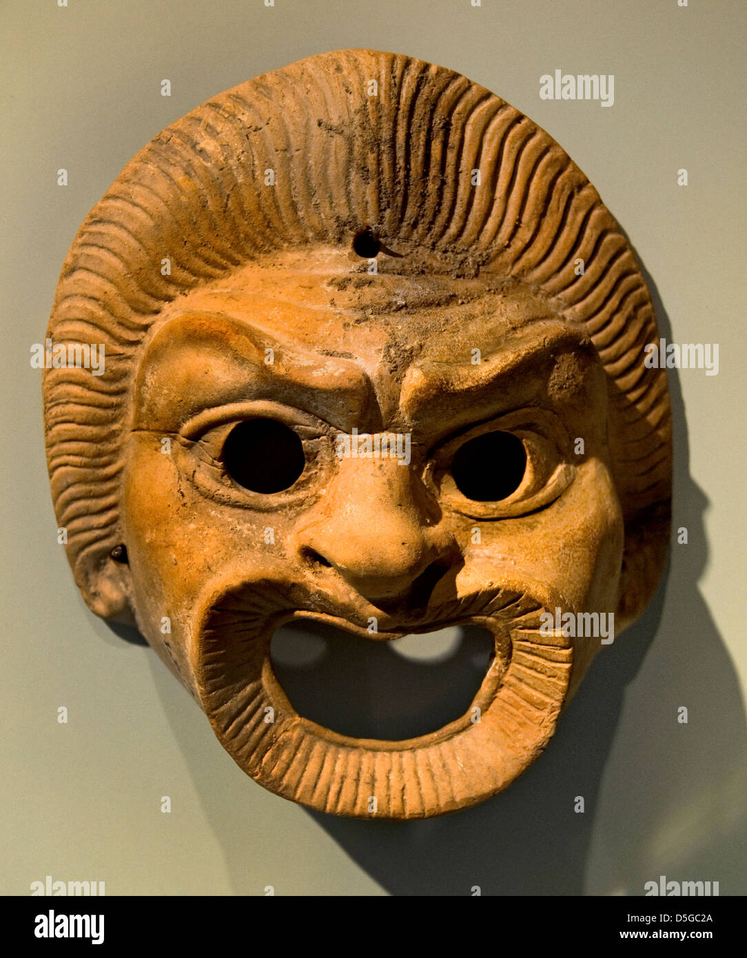 Terrakotta masken -Fotos und -Bildmaterial in hoher Auflösung – Alamy