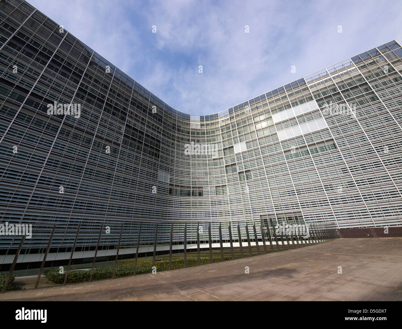 Das Berlaymont-Gebäude der Europäischen Kommission ist enorm. Brüssel, Belgien Stockfoto