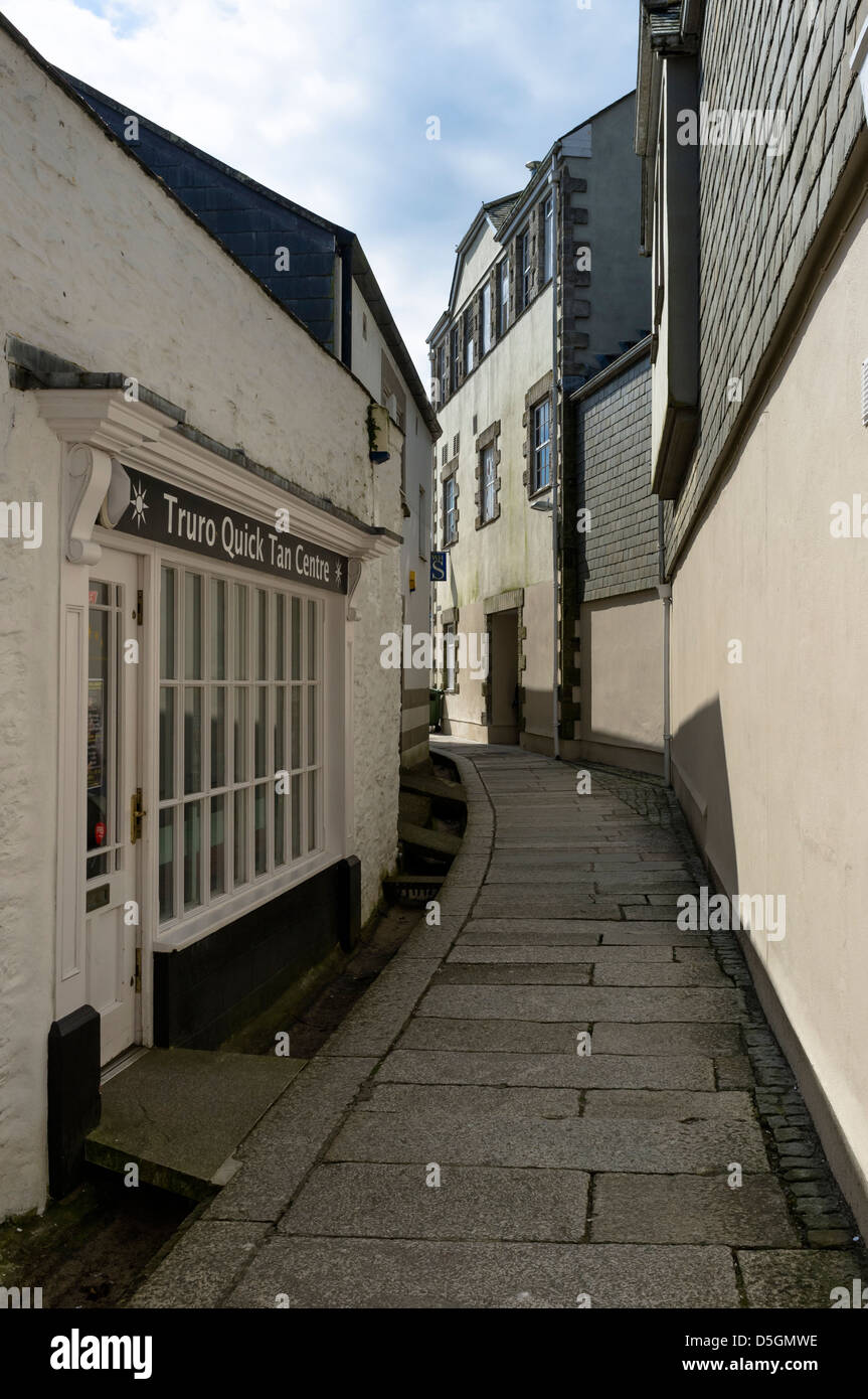 Eine schmale Gasse / Gasse in Truro Stadtzentrum Stockfoto