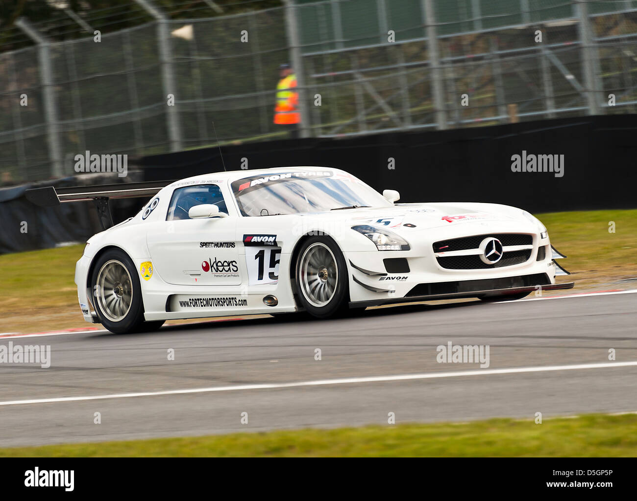 Mercedes AMG SLS GT3 Sportwagen in britischen GT-Meisterschaft in Oulton Park Motor Racing Circuit Cheshire England Großbritannien Stockfoto