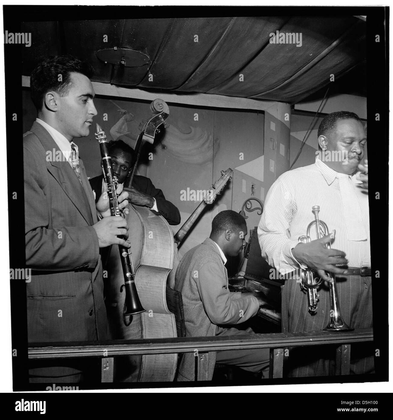 [Porträt von Sol (Solomon) Yaged, John (O.) Levy, Jimmy Jones und Rex William Stewart, Pied Piper, New York, N.Y., Ca. Sept. 1947] (LOC) Stockfoto