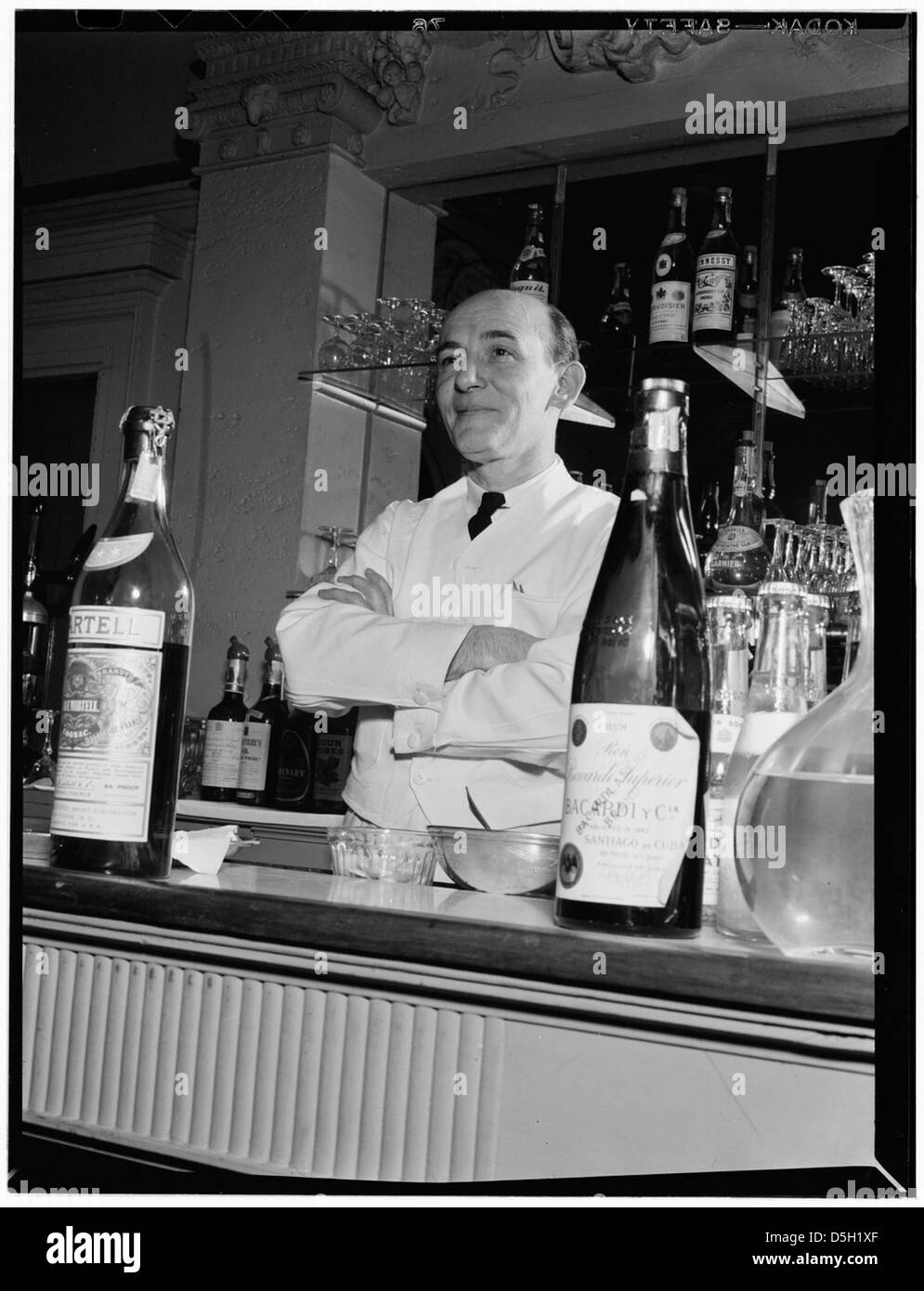 [Porträt von Joe Helbock, Charlies Taverne, New York, N.Y., ca. März 1947] (LOC) Stockfoto
