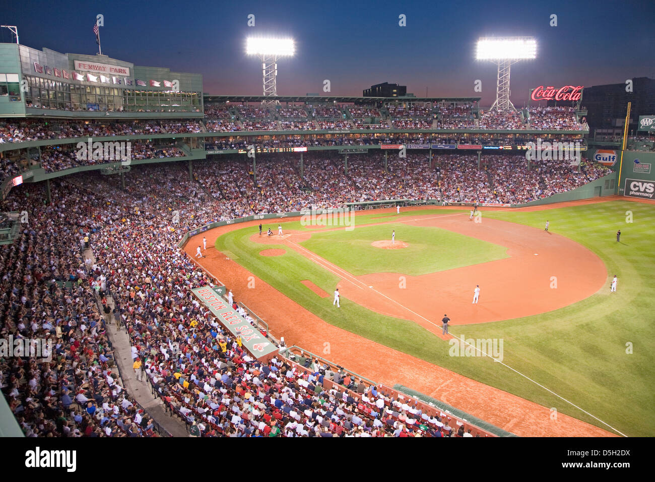 Nacht Baseball Spiel Historischen Fenway Park Boston Rot Sox Boston Ma Usa 20 Mai 2010 Red Sox Gegen Minnesota Twins Teilnahme Stockfotografie Alamy