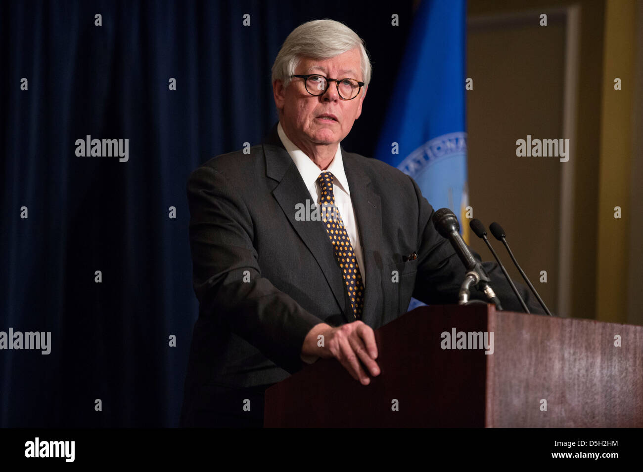 David Keene, Präsident der National Rifle Association (NRA), spricht während einer Pressekonferenz in Washington. Stockfoto