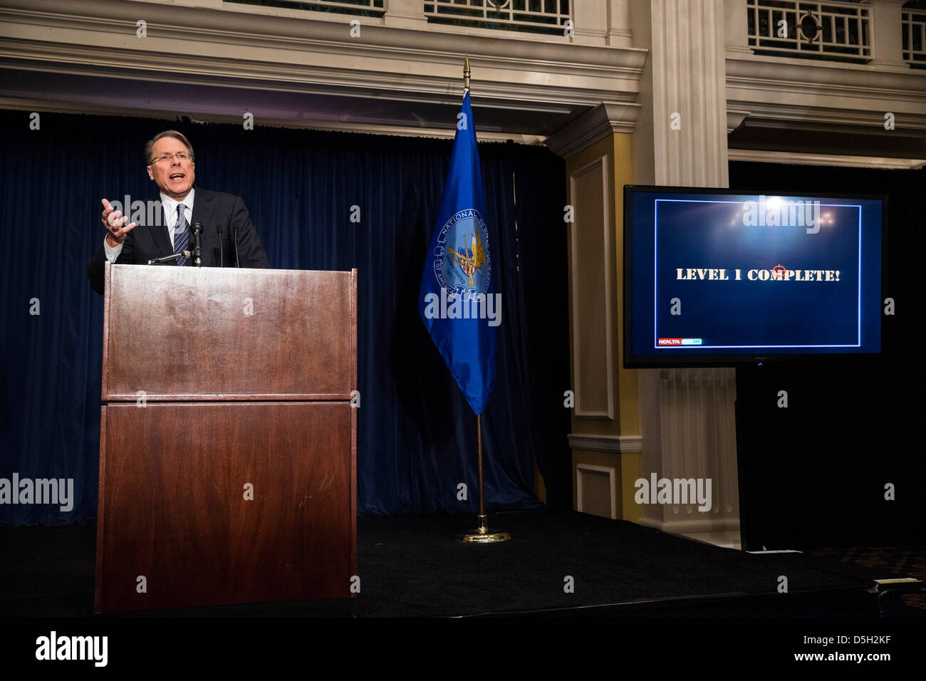 Wayne LaPierre, Executive Vice President der National Rifle Association (NRA), spricht während einer Pressekonferenz in Washington Stockfoto