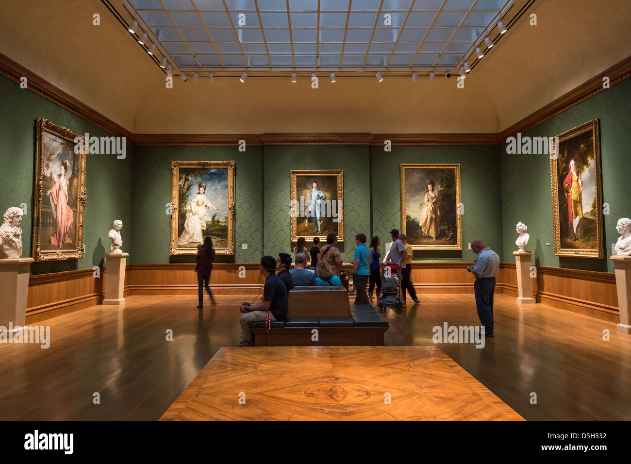 Das Innere der schönen Huntington Kunstgalerie an der Huntington-Bibliothek und botanischen Gärten in San Marino, CA. Stockfoto