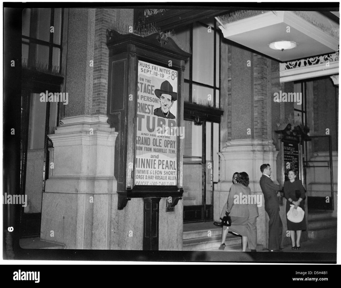 Eine Werbung für Ernest Tubbs Auftritt in der Carnegie Hall im September 1947, in der die amerikanische Country-Musik-Ikone während eines entscheidenden Moments seiner Karriere gezeigt wird. Stockfoto