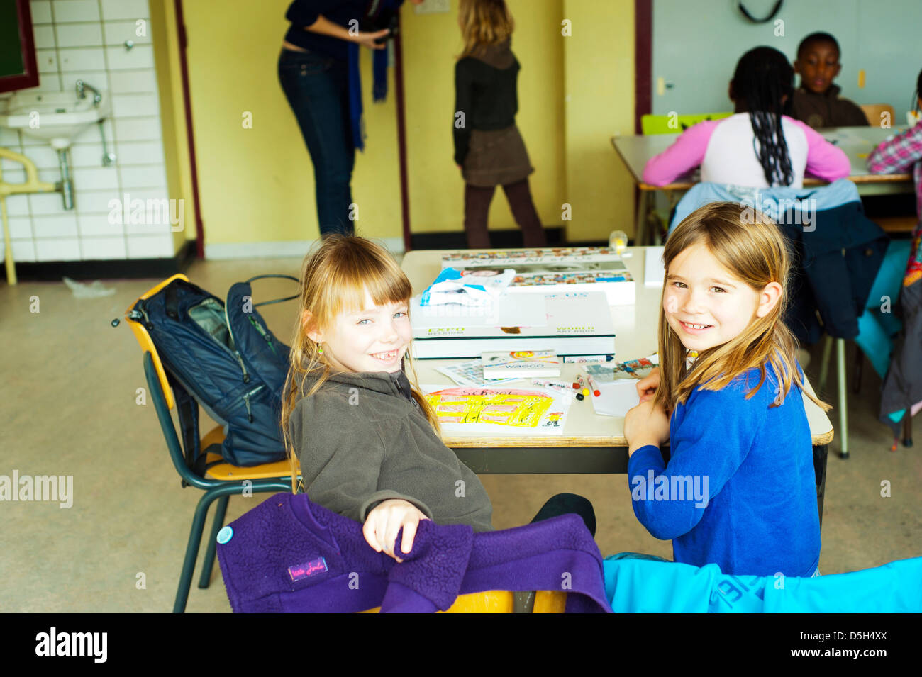 Belgien, Asse, Basisschool Vijverbeek, Kunst in allen von uns Bewusstsein Programmaktivitäten in der Schule Stockfoto