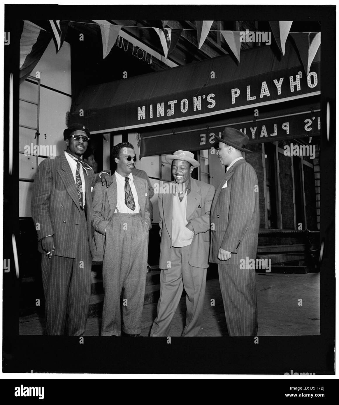 [Porträt von Thelonious Monk, Howard McGhee, Roy Eldridge und Teddy Hill, Minton's Playhouse, New York, N.Y., Ca. Sept. 1947] (LOC) Stockfoto