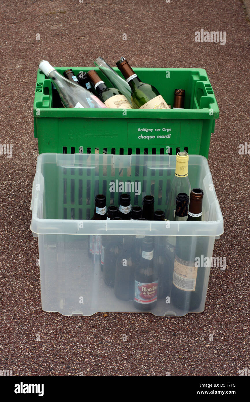 Wöchentliche Flasche Sammlung, Bretigny Sur Orge, Frankreich Stockfoto