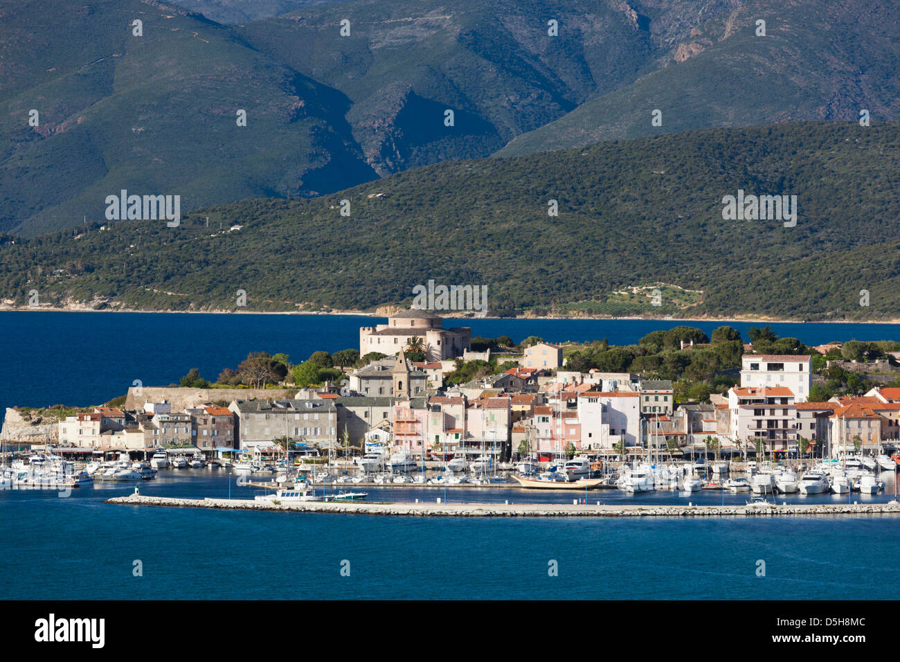 Frankreich, Korsika, Le Nebbio, St-Florent, erhöhten Blick auf den Hafen Stockfoto