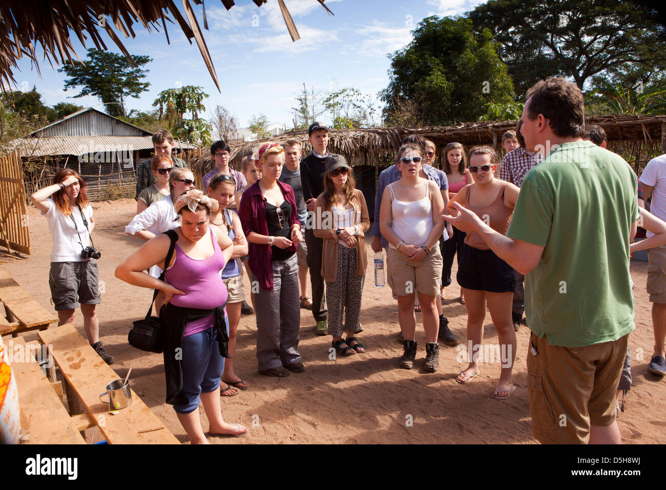 Madagaskar, Betrieb Wallacea, Mariarano, Opwall camp Hand Hygiene Vortrag Stockfoto