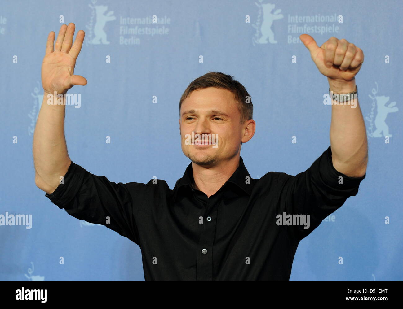 Deutscher Schauspieler Florian Lukas besucht die Photocall zum Film "Wenn wir verlassen" (Die Fremde) während der 60. Berlinale Internationalen Filmfestspiele in Berlin, Deutschland, Samstag, 13. Februar 2010. "Wenn wir verlassen" läuft im Panorama Special Abschnitt des Festivals. Foto: Tim Brakemeier Dpa/lbn Stockfoto