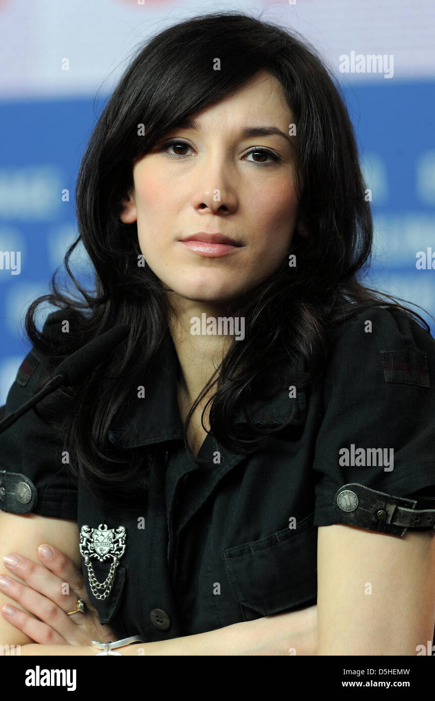 Deutsche Schauspielerin Sibel Kekilli besucht die Pressekonferenz für den Film "Wenn wir verlassen" (Die Fremde) während der 60. Berlinale Internationalen Filmfestspiele in Berlin, Deutschland, Samstag, 13. Februar 2010. "Wenn wir verlassen" läuft im Panorama Special Abschnitt des Festivals. Foto: Tim Brakemeier Dpa/lbn Stockfoto