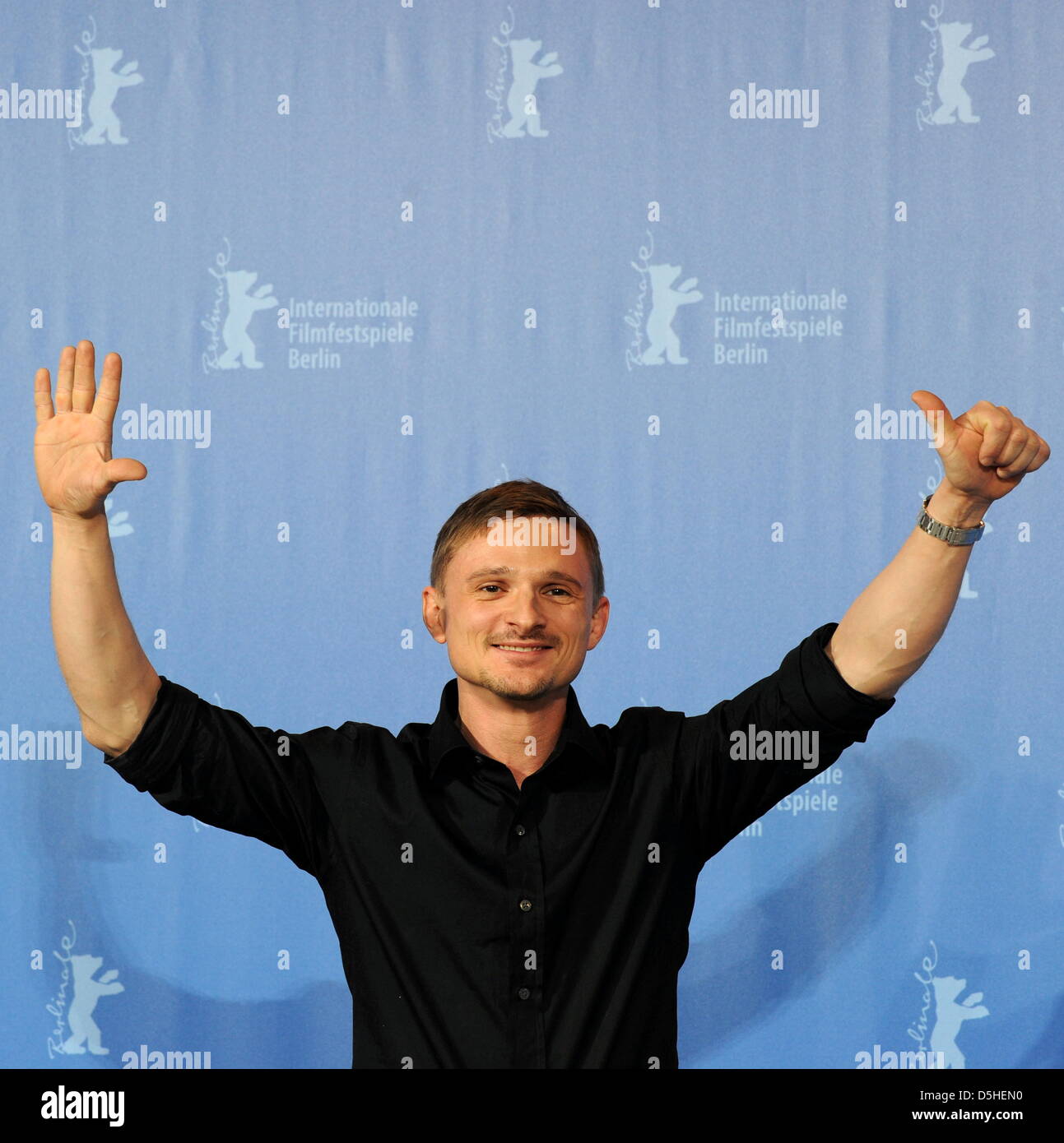 Deutscher Schauspieler Florian Lukas besucht die Photocall zum Film "Wenn wir verlassen" (Die Fremde) während der 60. Berlinale Internationalen Filmfestspiele in Berlin, Deutschland, Samstag, 13. Februar 2010. "Wenn wir verlassen" läuft im Panorama Special Abschnitt des Festivals. Foto: Tim Brakemeier Dpa/lbn Stockfoto