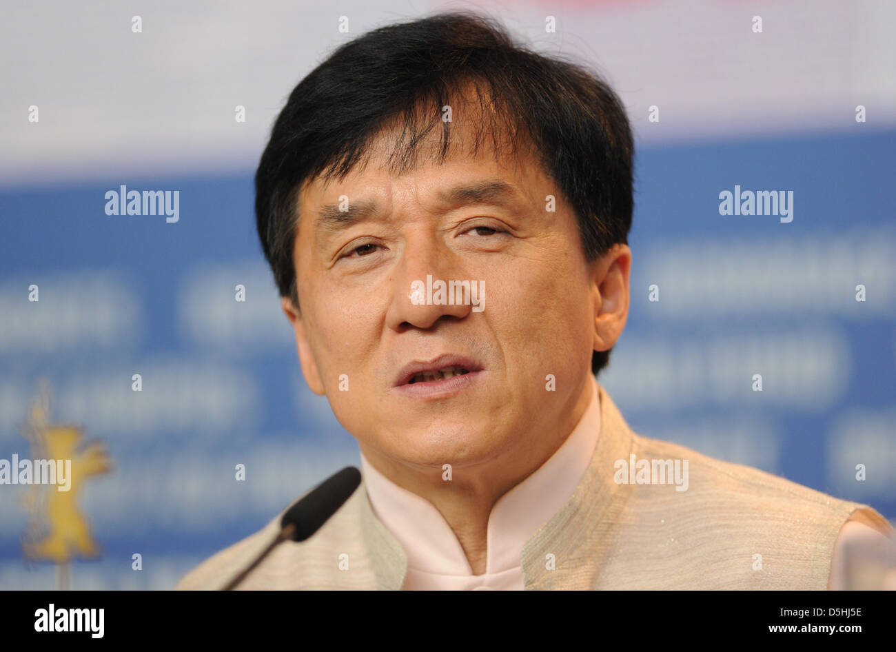 Schauspieler Jackie Chan besucht die Pressekonferenz für den Film "Little Big Soldier" bei der 60. Internationalen Filmfestspiele Berlinale in Berlin, Deutschland, Dienstag, 16. Februar 2010. Das Festival dauert bis 21 Februar 2010. "Little Big Soldier" läuft im Berlinale Special des Festivals. Foto: Marcus Brandt Dpa/lbn Stockfoto