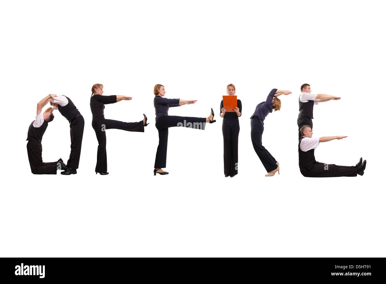 Junge Geschäftsleute bilden Büro Wort über weiß Stockfoto