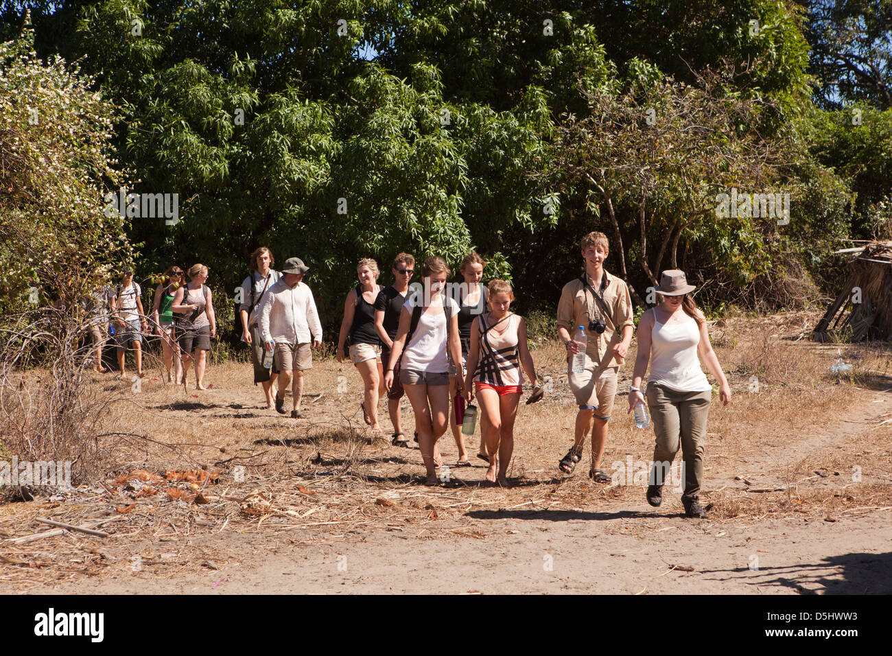 Madagaskar, Betrieb Wallacea, Mariarano, Studenten unterwegs auf Matsedroy Gebiet Studienlager Stockfoto
