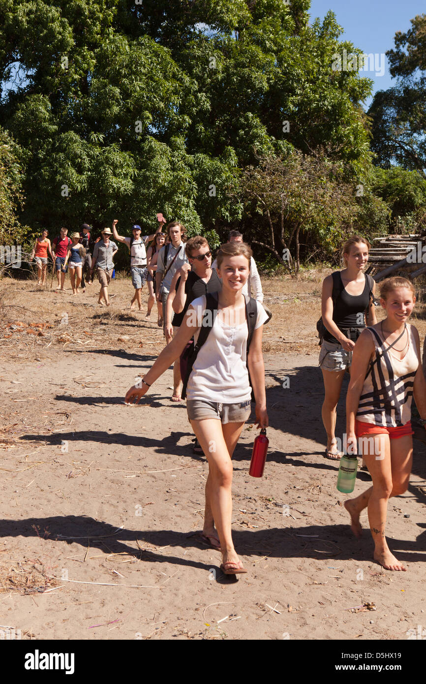 Madagaskar, Betrieb Wallacea, Mariarano, Studenten auf Spuren von Matsedroy studieren camp Stockfoto