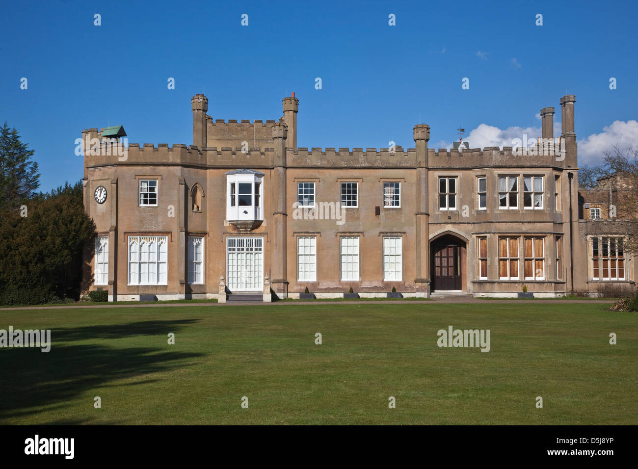 Nonsuch Mansion House, befindet sich in den Gärten des Nonsuch Park, zwischen Cheam und Ewell in South London, Surrey, England, Vereinigtes Königreich Stockfoto