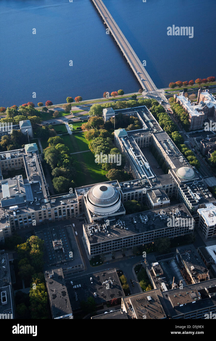 Luftaufnahme Von Mit und Harvard Bridge Stockfotos und bilder Kaufen