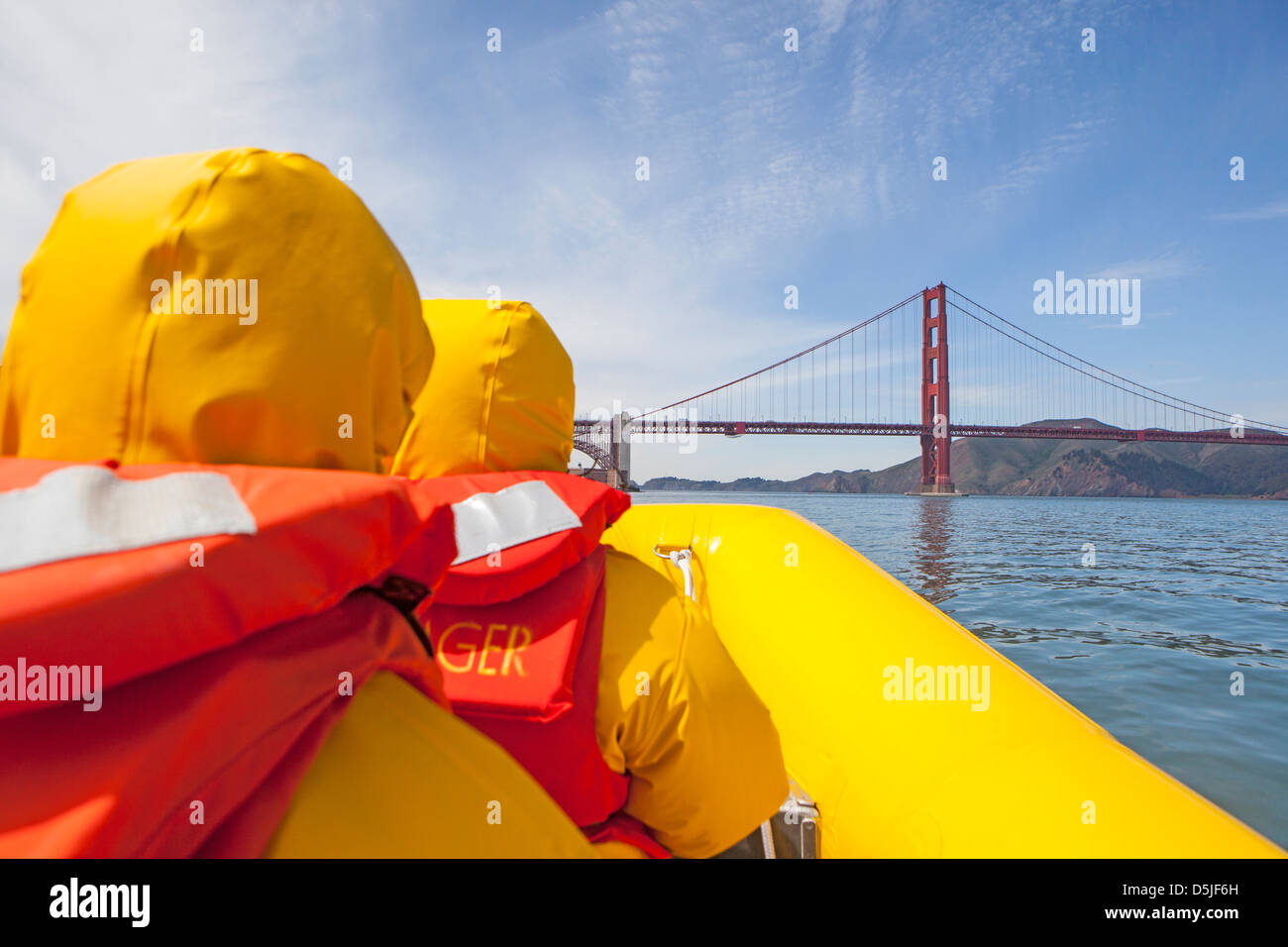 Kinder auf Bootsfahrt zur Golden Gate bridge Stockfoto