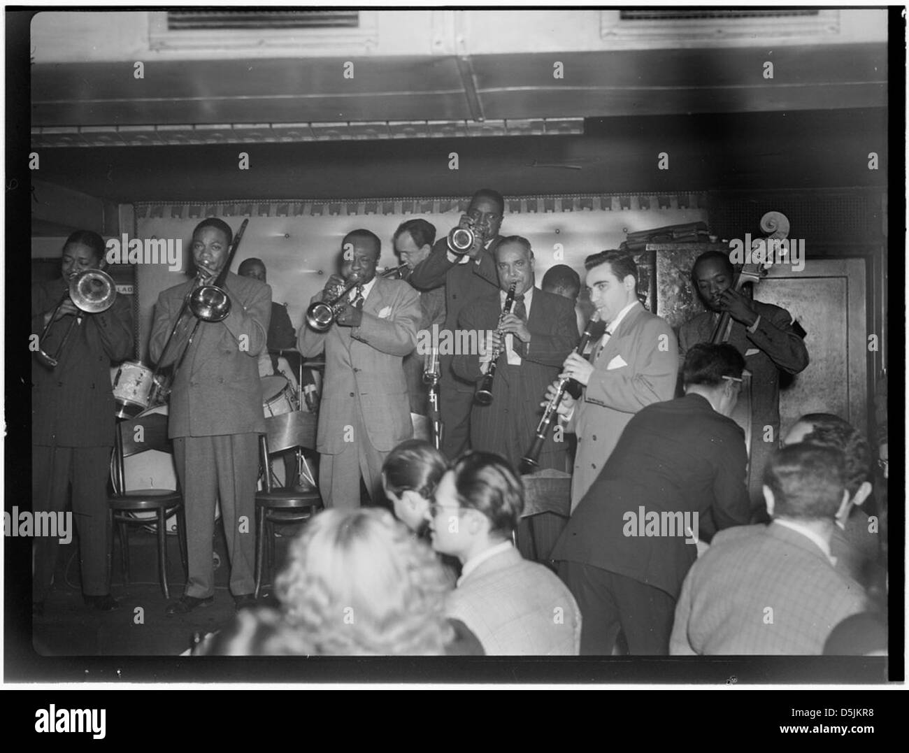 [Porträt von Sol (Solomon) Yaged, Jimmy Jones(?) und John (O.) Levy(?), Jimmy Ryan's (Club), New York, N.Y., zwischen 1946 und 1948] (LOC) Stockfoto