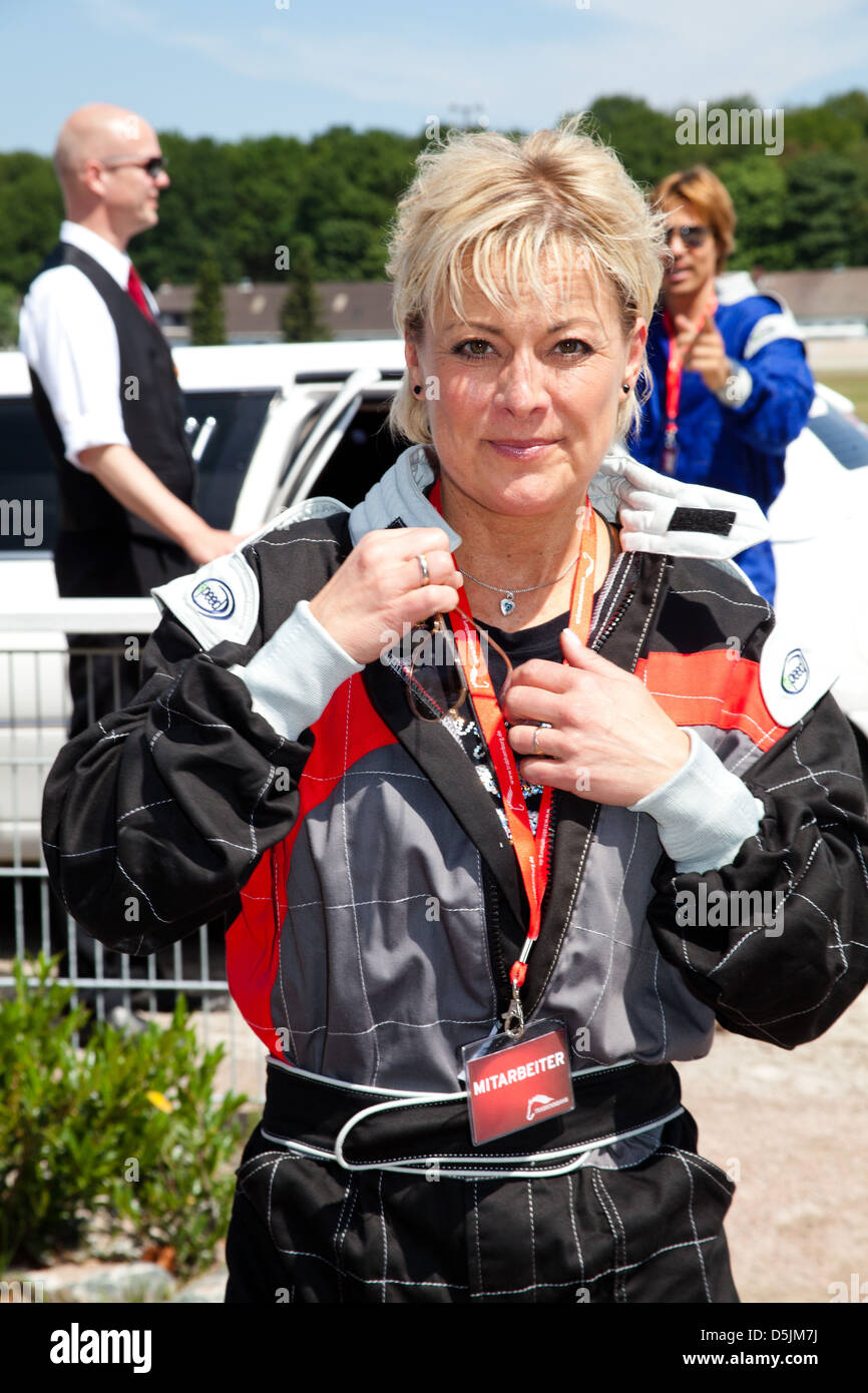 Tanja Schumann bei der Promi-Renntag auf der Trabrennbahn Bahrenfeld. Hamburg, Deutschland - 02.06.2011 Stockfoto