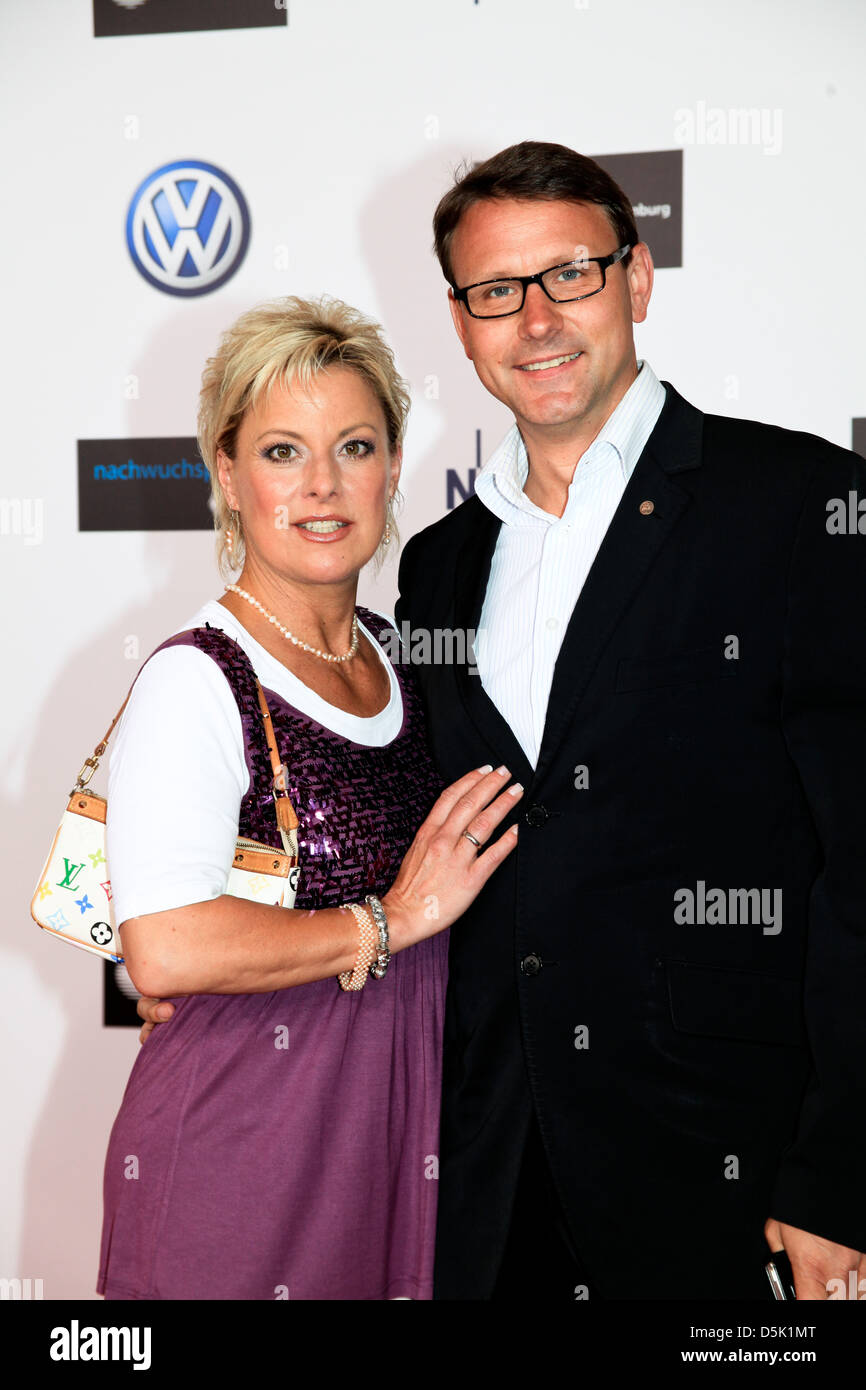 Tanja Schumann und Ehemann Stefan Burmeister bei der Studio Hamburg Nachwuchspreis 2011 vergibt bei Studio Hamburg. Hamburg, Stockfoto