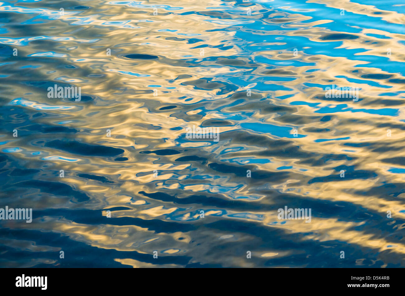 USA, Massachusetts, Concord, Walden Pond Wasseroberfläche Stockfoto