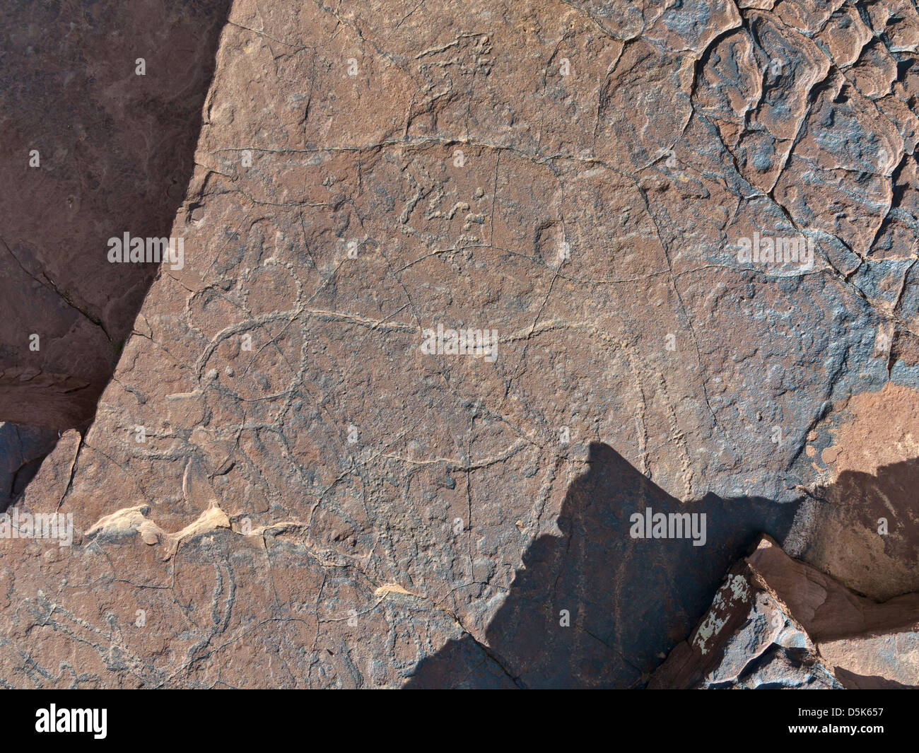 Prähistorische Felszeichnungen in Oukaimeden Skigebiet im hohen Atlas-Gebirge in Marokko Stockfoto