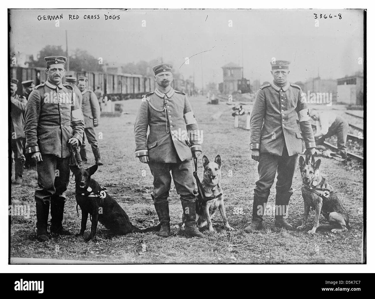 Deutsches Rotes Kreuz Ausgeschnittene Stockfotos und -bilder - Alamy