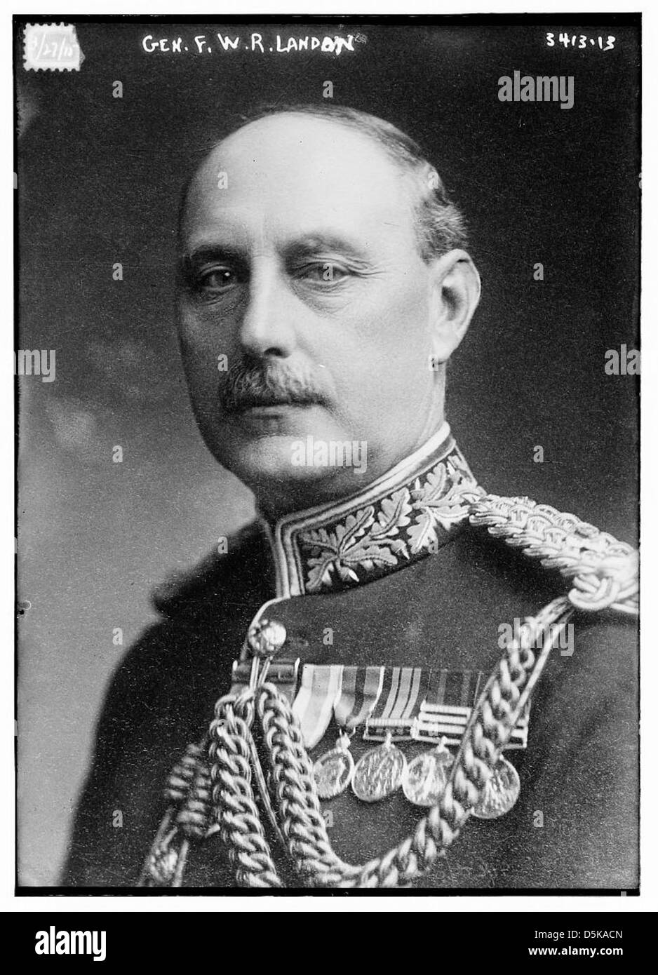 Ein Porträt von General F.W.R. Landon, einem britischen Offizier, mit seiner Militäruniform und Medaillen. Stockfoto