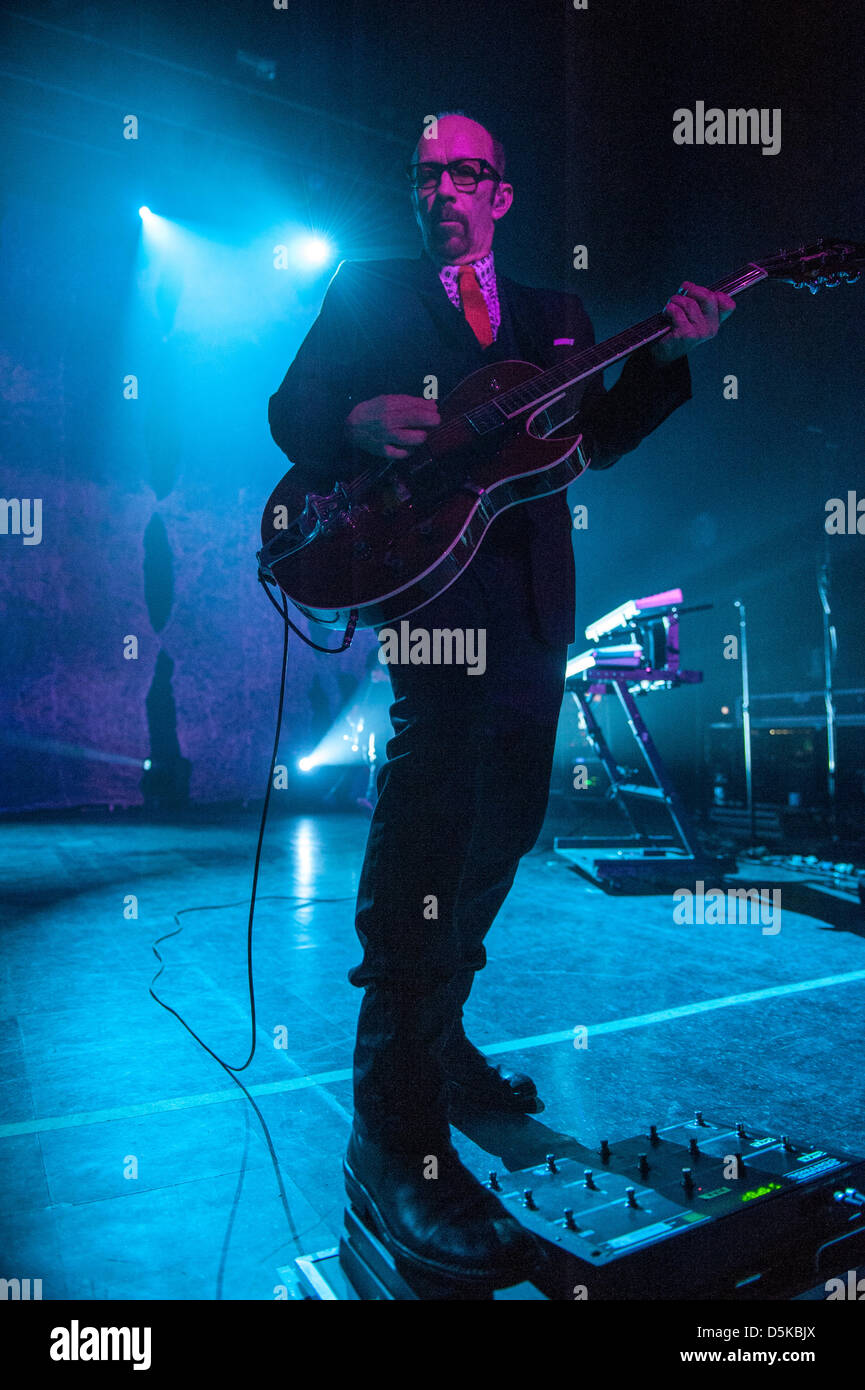 Chicago, USA. 3. April 2013. Duke Erikson der alternative-Rock Band Garbage Durchführung im Riviera Theater in Chicago, USA. Bildnachweis: Max Herman/Alamy Live-Nachrichten Stockfoto