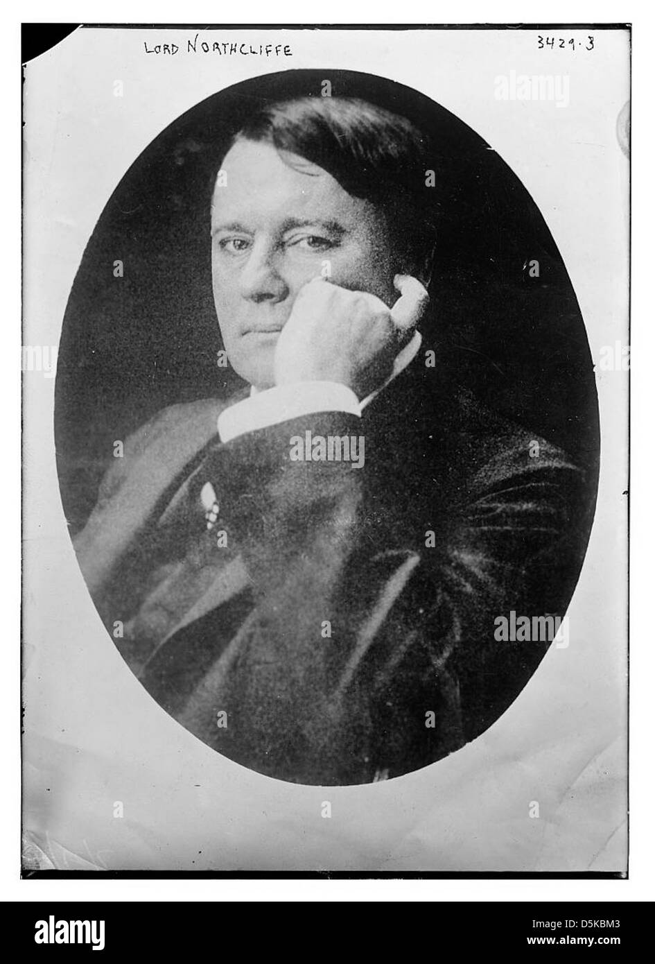 Ein Porträt von Lord Northcliffe, einem britischen Zeitungsmagnaten und einflussreichen Persönlichkeiten des frühen 20. Jahrhunderts. Stockfoto