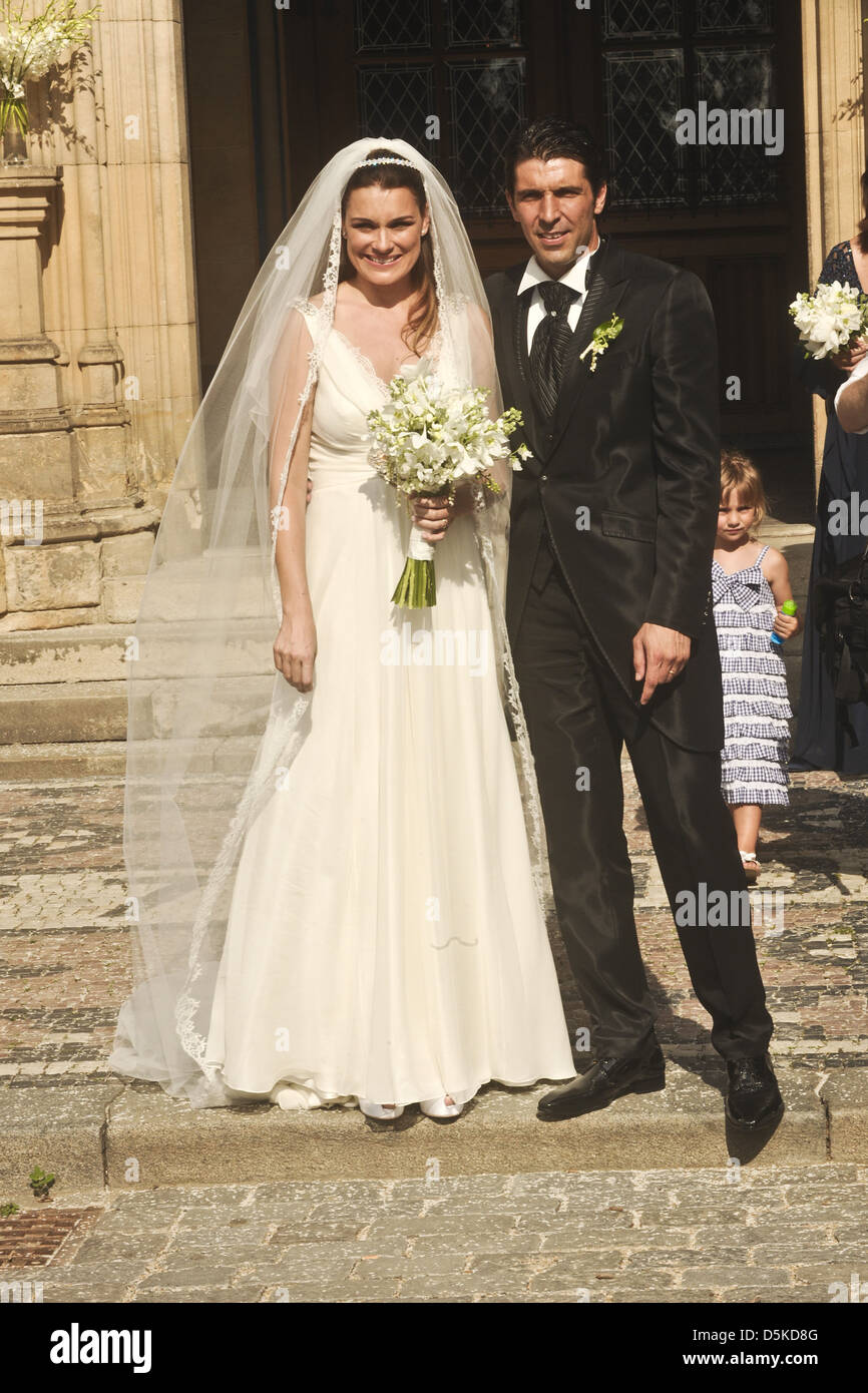 Alena Seredova und Gianluigi Buffon aka Gigi Buffon heiraten in Prag. Prag, Tschechische Republik - 16.06.2011 Stockfoto