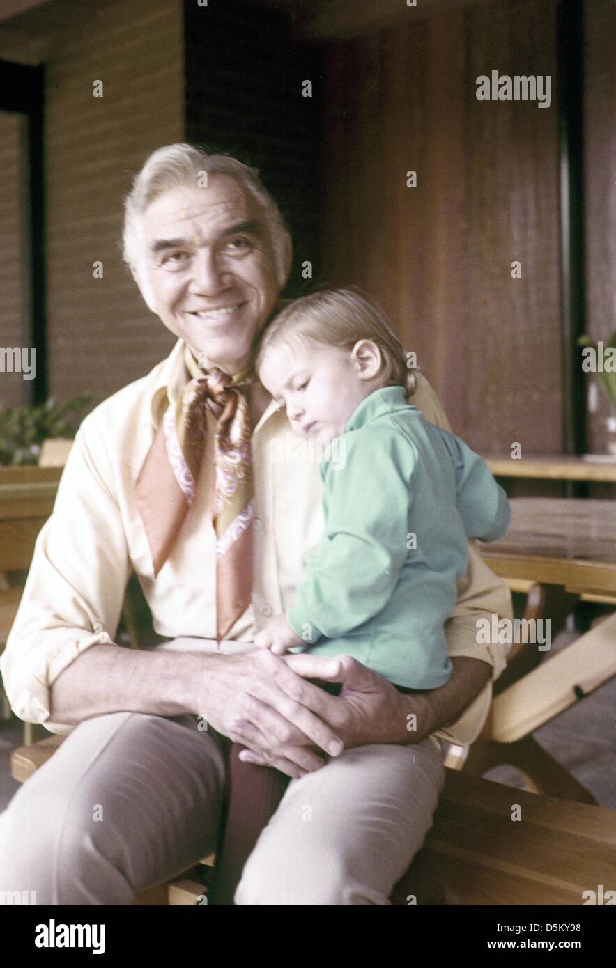 LORNE GREENE mit Tochter Gillian Greene-Raimi.w2733d. (Kredit-Bild: © Herm Lewis/Globe Photos/ZUMAPRESS.com) Stockfoto