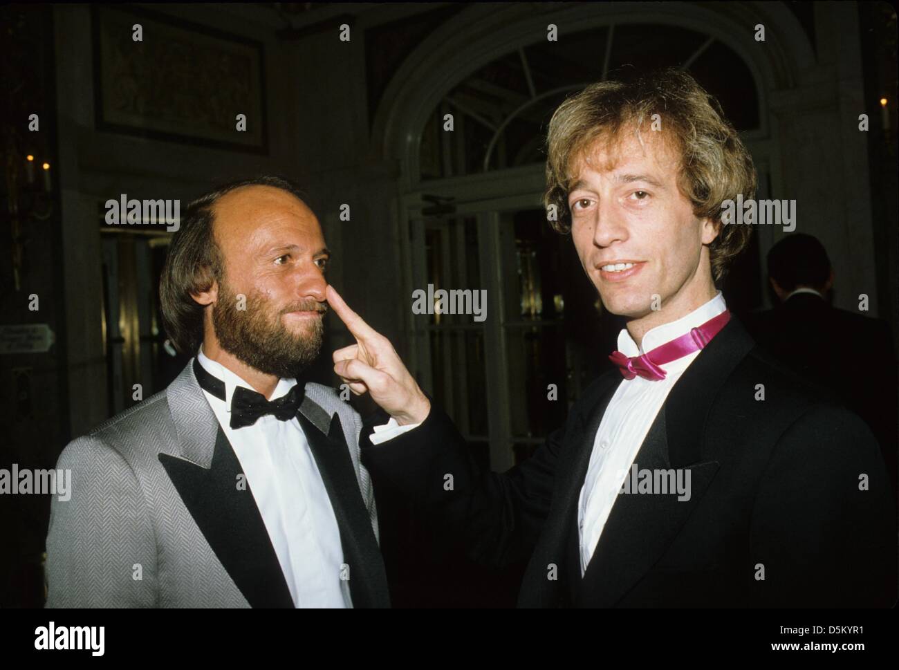 ROBIN GIBB mit Maurice Gibb.The Bee Gees.15389. (Kredit-Bild: © Judie Burstein/Globe Photos/ZUMAPRESS.com) Stockfoto