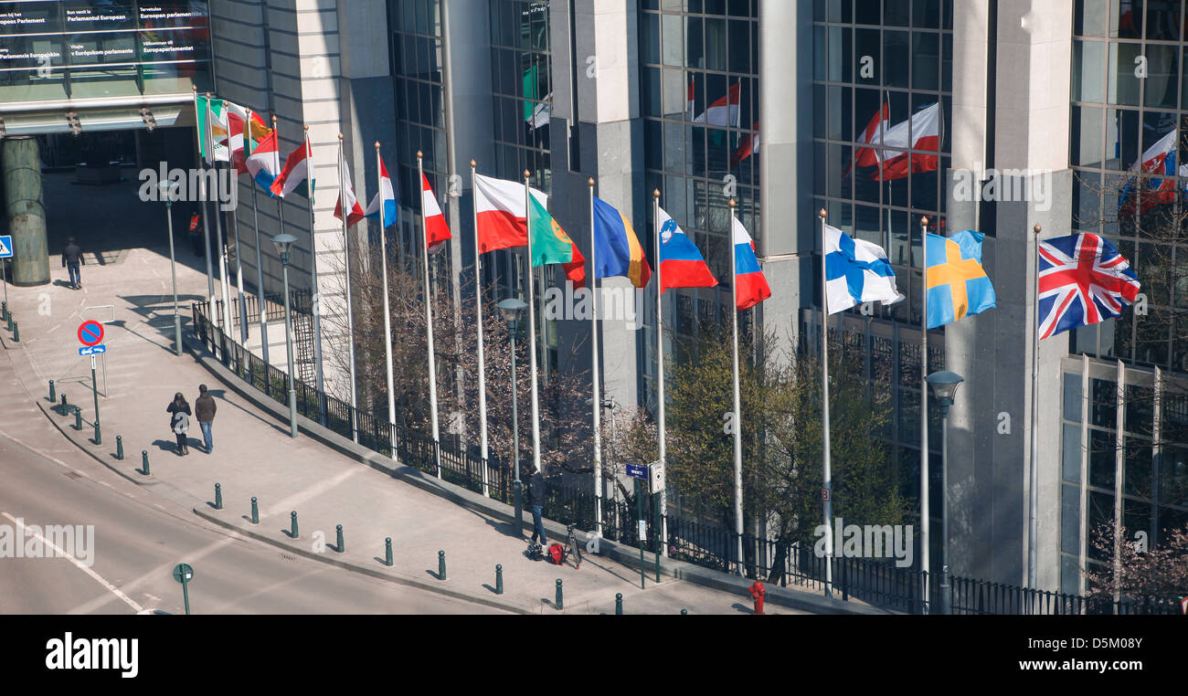 Fahnen am Sitz des Europäischen Parlaments in Brüssel Stockfoto