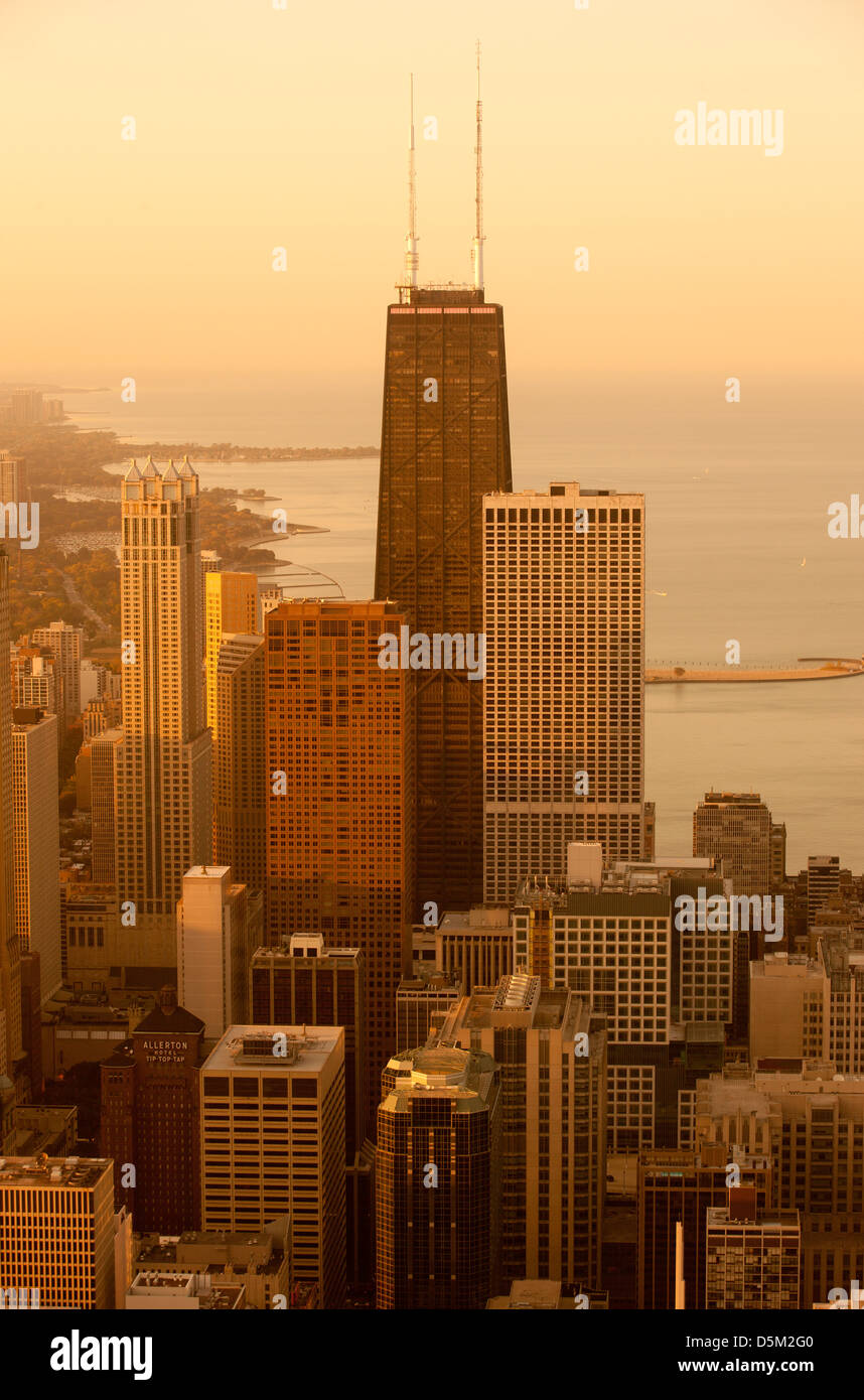 JOHN HANCOCK TOWER SKYLINE DER INNENSTADT VON MID AMERICA CLUB IM ZENTRUM VON AON CENTER CHICAGO ILLINOIS USA Stockfoto