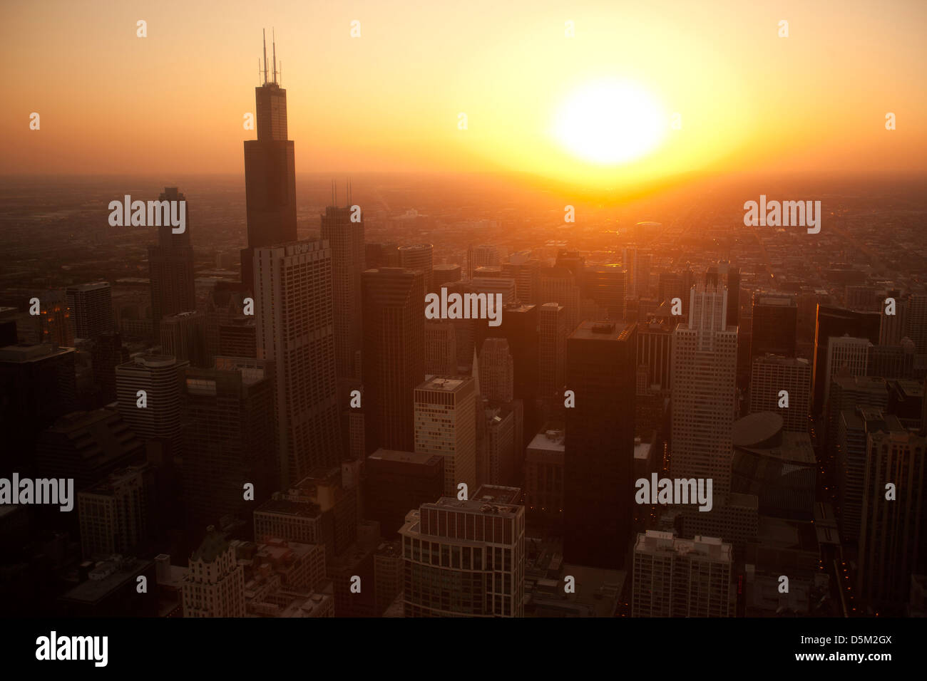 WILLIS TOWER SCHLEIFE SKYLINE VOM MID AMERICA CLUB IM ZENTRUM VON AON CENTER CHICAGO ILLINOIS USA Stockfoto