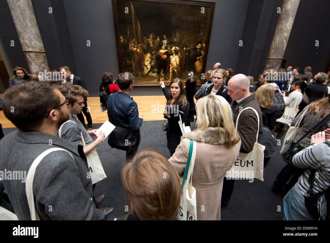 Niederländischen Medien bei der Eröffnung des Rijksmuseums, nachdem er für viele Jahre wegen Renovierung geschlossen Stockfoto