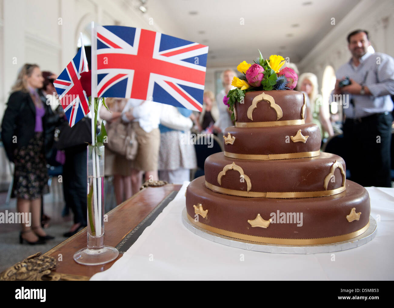 Die Hochzeit von Prinz William und Catherine Middleton - Public Viewing am Schloss Charlottenburg. Berlin, Deutschland - 29.04.11 Stockfoto