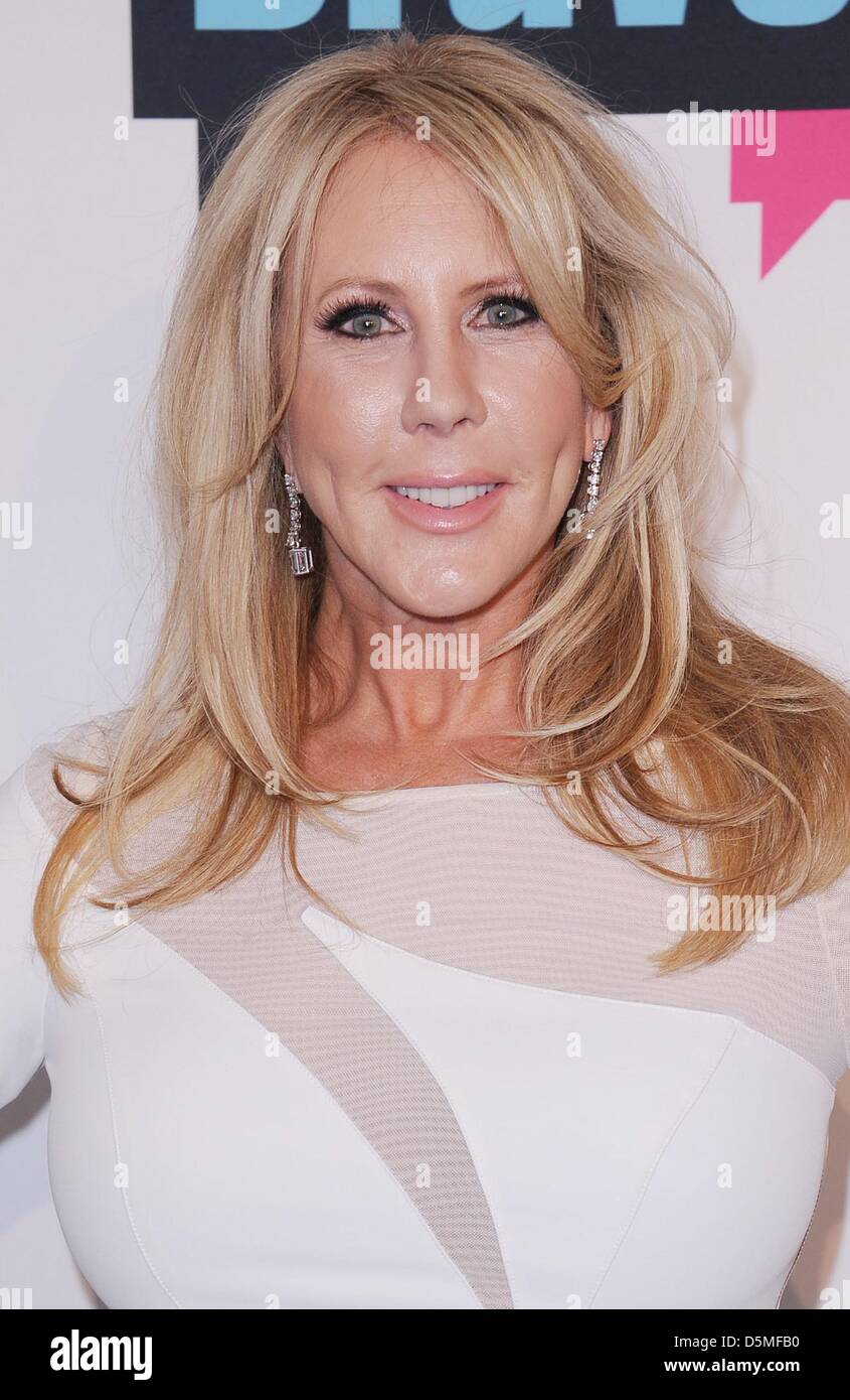 Vicki Gunvalson im Ankunftsbereich für Upfront von Bravo - Teil2, Säulen 37 Studios, New York, NY 3. April 2013. Foto von: Kristin Callahan/Everett Collection/Alamy Live-Nachrichten Stockfoto