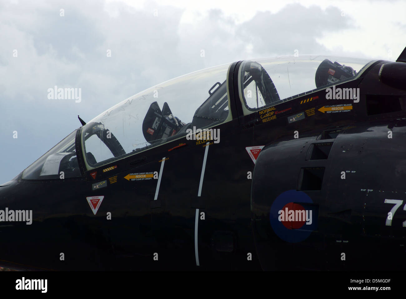 RAF königliche Marine Harrier Jump Jet schwarz Cockpit Himmel Stockfoto