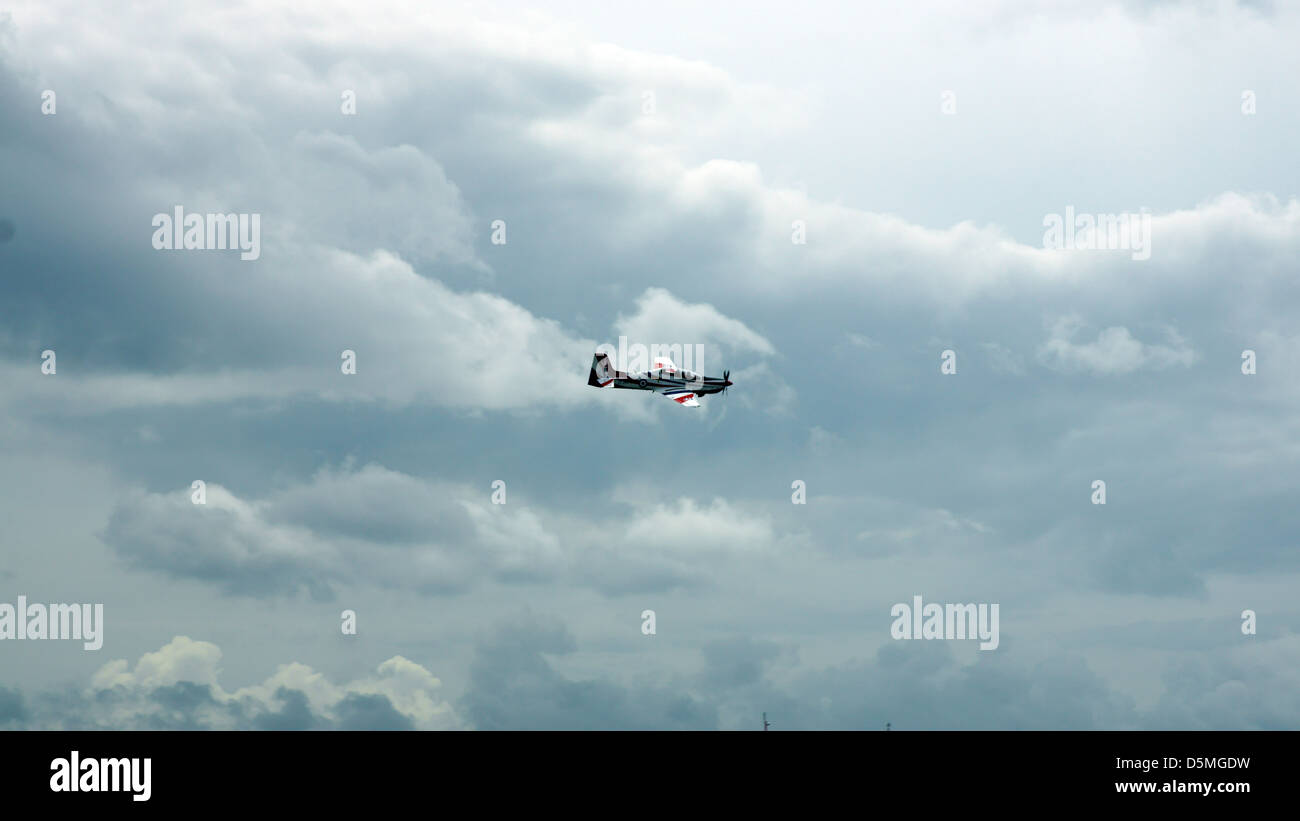 Mono Flügel Tucano Trainer Flugzeug fliegen grobe fliegenden Wetterlage Sturm Stockfoto