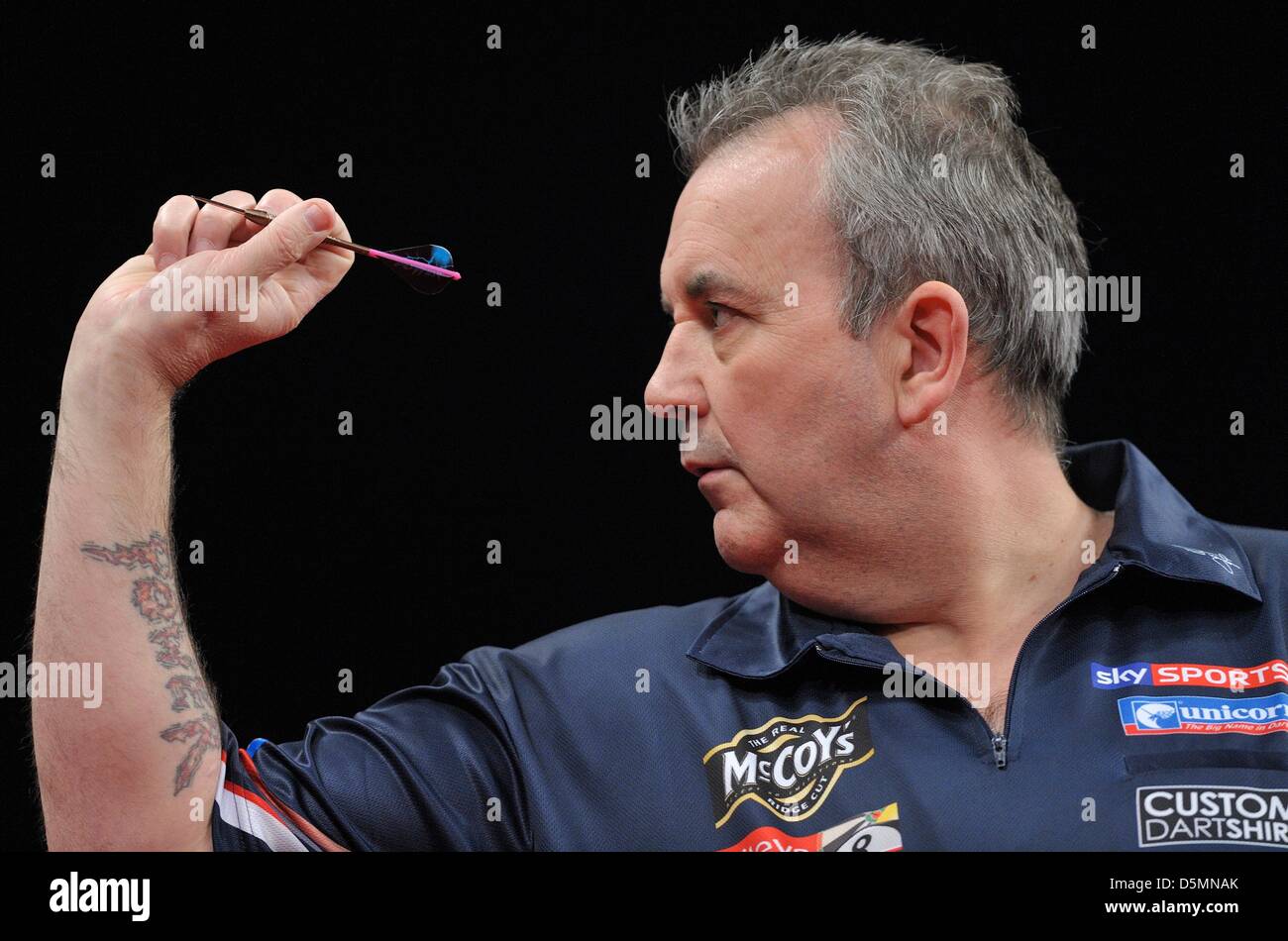 04.04.2013 Brighton, England.  Phil Taylor in Aktion während der Woche neun Premier League Darts vom The Brighton Centre entfernt. Stockfoto